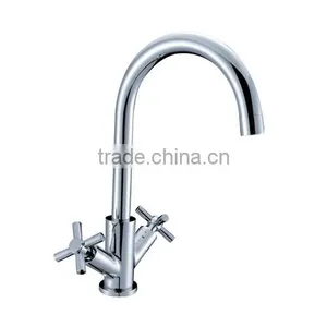Deck Mounted Brass Bath Faucet Dual Handle thumbnail-5