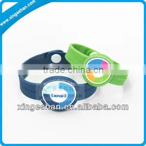 Colorful Designed Rfid Silicon Wristband Tag for Tracking thumbnail-1