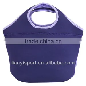 Eco-friendly Neoprene Lunch Bag thumbnail-1