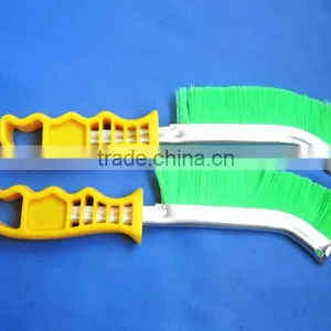 Cleaning Brush With Plastic Hand thumbnail-1