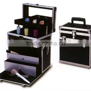 Classic Pro Black Makeup Case thumbnail-1