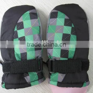 Ski Gloves thumbnail-2