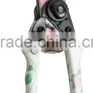 Fallen Fruits Rose Print Pruner thumbnail-1