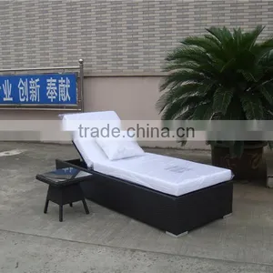 Outdoor Day Bed thumbnail-3