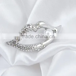 Elegant Kiss Brooch Pin Lip Rhinestone Crystal Brooch Sexy Jewelry Quality Choice thumbnail-4