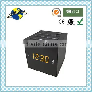 Fashionable Unique Digital PLL Alarm Clock Radio With USB Charger thumbnail-1