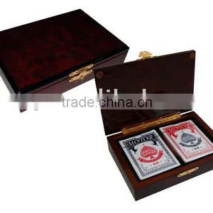 Wooden Poker Game Set thumbnail-1