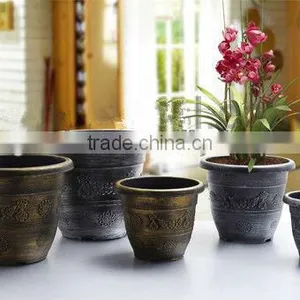 Round Plastic Flower Pot thumbnail-1