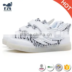 Hot Selling 2017 LED Kids Yeezy Light Shoes Glowing Flashing Shoes thumbnail-3