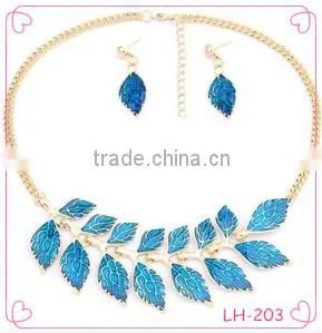 2015 Latest Alloy Leaves Colored Stone Necklace Set Personality Jewelry Set thumbnail-1