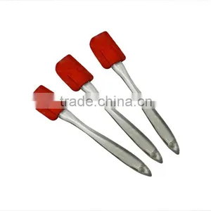 Silicone Scraper With PP Handle thumbnail-1