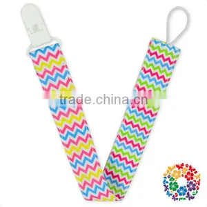 Green Narrow Chevron Ribbon White Plastic Pacifier Clips thumbnail-4