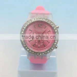 Latest Design Charming Silicone Wristband Ladies Watch With Stones thumbnail-1