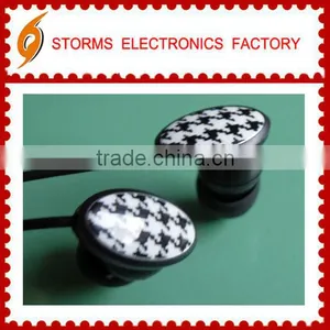 Fashional and Colorful Clip-on Decorative Earphone thumbnail-1