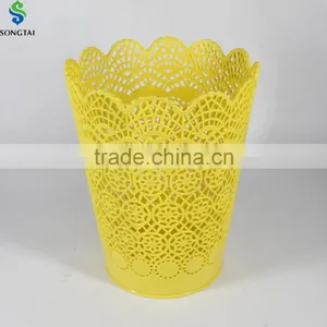 Plastic Lace Brim Garbage Can in Round Shape thumbnail-1