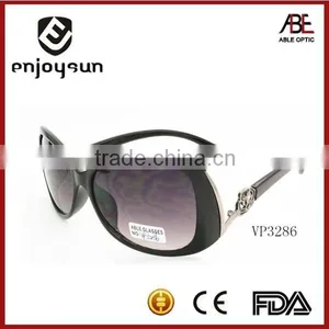 Latest Fashion Italian Designer Brand Sunglasses With Yourself Logo thumbnail-1