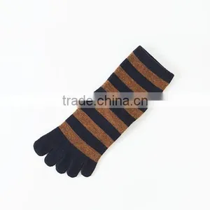 Best Socks Manufacturer Japanese OEM Design Red Black Stripes Pure Cotton Knitting Women Toe Socks thumbnail-6