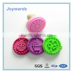 2016 New Design Wooden Handle Eco-friendly Cookie Stamp thumbnail-5
