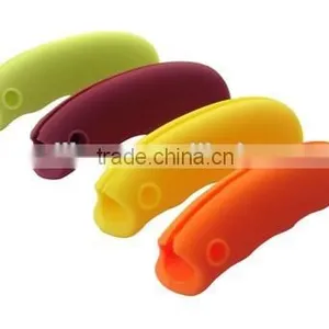 Silicone Pot Handle Holder Wholesale Soft Silicone Cover thumbnail-1