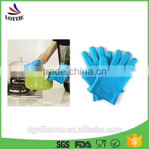 China Manufacturer Kitchen Waterproof Silicone Oven Mitts Heat Resistant Silicon Gloves for Cooking thumbnail-4