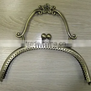 D&D Antique Metal Bag Clip Locks (44001) thumbnail-1