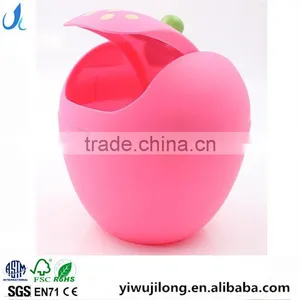 Creative Small Strawberry Shaped Plastic Table Trash Can thumbnail-1