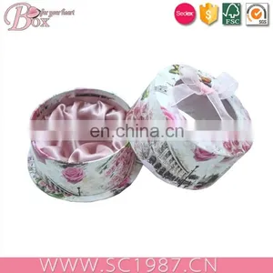 Round Romance Pink Flower Silk Ribbon Gift Box thumbnail-1