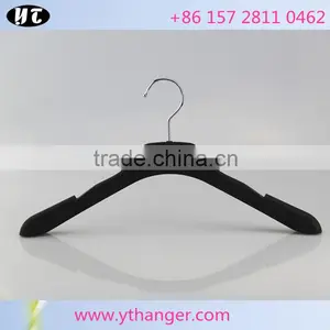 Grey Plastic Hanger With Rubber Coated and Pants Hanger With Plastic Clips thumbnail-5