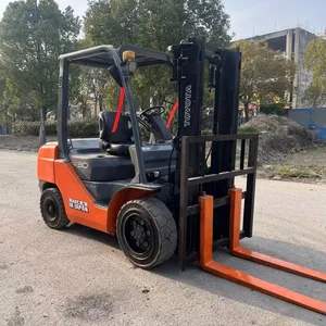 Original ImportedSold Second-hand 3-ton Toyota Forklift With a Three Section Gantry Raised by 4.5 Meters, Imported Forklift TCM 3-ton Three Section Gantry Lifting 4.5 Meters Forklift for Sale at a Low Price thumbnail-5