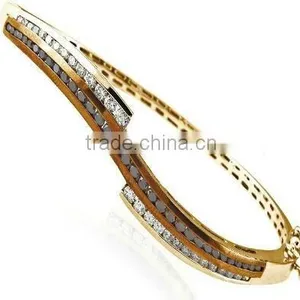 18 K GOLDDIAMOND BANGLES thumbnail-1