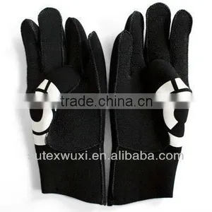 Super Elasticity Neoprene Diving Gloves thumbnail-1