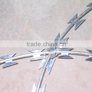RAZOR WIRE SECUIRTY FENCING CBT-65, BTO-22 thumbnail-3
