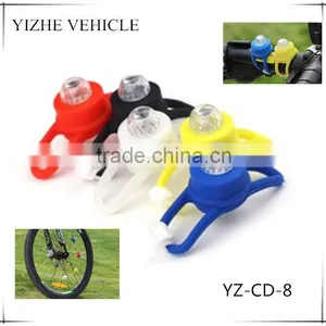 China Cheap Bicycle LED Light / Bicycle Silicone LED Light / Handlebar LED Light thumbnail-1