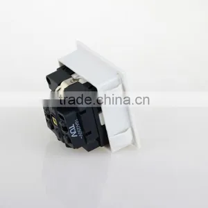 China Gold Supplier Hot Sale Popular EU Wall Switch Socket thumbnail-3
