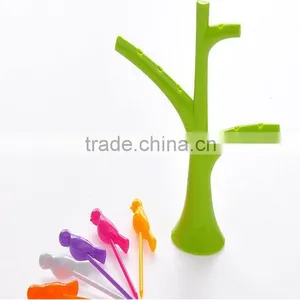 New Style Rainbow Colors Cute Bird Plastic Fruit Fork Set thumbnail-5