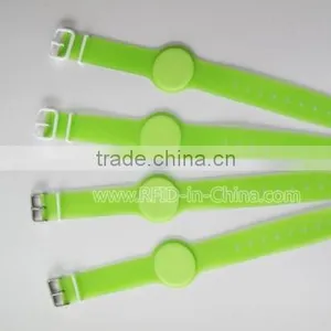 125KHz/134.2KHz/13.56MHz RFID Green Wristbands, Colorful PVC RFID Wristbands for Events/Party thumbnail-1