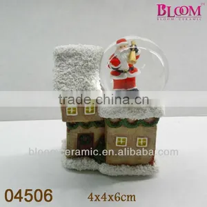 Christmas Resin Water Globes Wholesale thumbnail-1