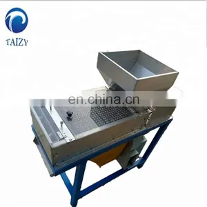 Peeling Peanut Shell Machine thumbnail-6