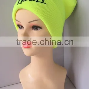Wholesale Modern Style Embroidery Words Acrylic Plain Beanie With Custom Tags thumbnail-2