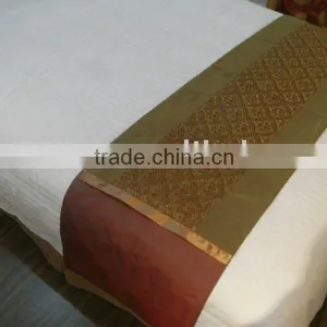 100% Polyester Bed Runner for Hotel Bed thumbnail-1