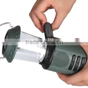 Portable Triple Way Charged Solar Hand Crank Radio Lantern / Compact FM Radio thumbnail-2