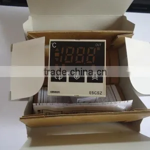Omron E5CSZ-Q1T Temperature Control Instrument thumbnail-1