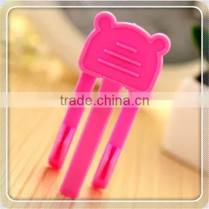 New Product of 2015 Lovely Cartoon Garbage Bag Holder Clip Plastic Trash Bag Holder Clip thumbnail-5