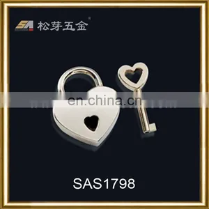 Decotation High Quality Handbag Heart Lock thumbnail-1