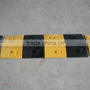 1000*300*50mm Traffic Road Speed Hump for Parking System/heavy Strength Rubber Road Speed Breaker Used on Road for Safety thumbnail-4