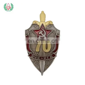 China Manufacturers Delivery Golden Lapel Pin thumbnail-1