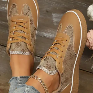 Camel Retro Jacquard PU Leather Patchwork Casual Sneakers Four Leaf Clover Camouflage Print Lace-up Flat Shoes Wholesale Fashion Sneakers thumbnail-1