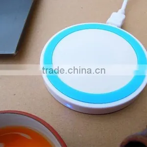 2016 Shenzhen Factory Supply Slim Design 79% High Efficiency Universal Power qI Wireless Charger Receiver thumbnail-4