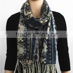 2015 Latest Classical Floral Print Wool Scarf thumbnail-3