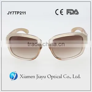 Fashion Plastic Sunglasses With Polarized (or PC) Lens for Woman Custom Logo thumbnail-3